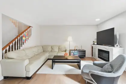8 6840 Lynas Lane, Richmond, BC, Richmond — Townhouse for sale