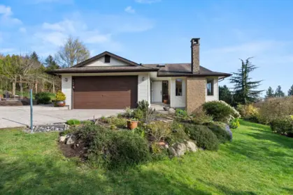 1495 Shaughnessy Place, Gibsons, BC, Gibsons — Single Family Residence for sale