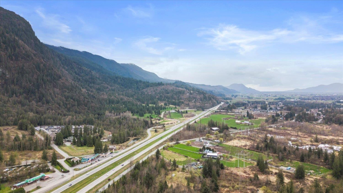 Basement Recreation Room Photo of 92 53480 Bridal Falls Road, Rosedale, BC