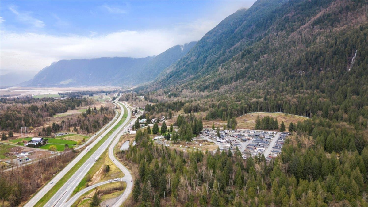 Mudroom Photo of 92 53480 Bridal Falls Road, Rosedale, BC