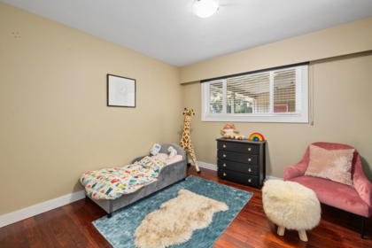 Garage Interior Photo of 326 Moyne Drive, West Vancouver, BC