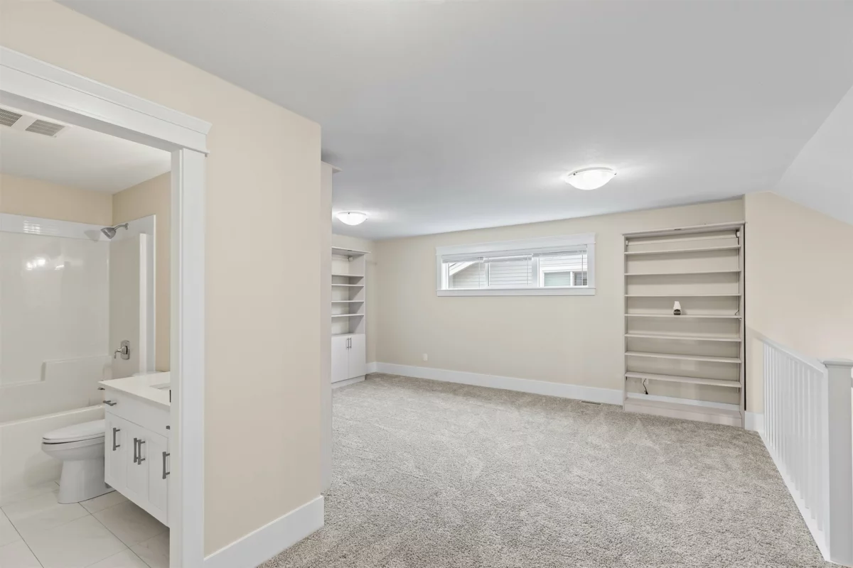 Hallway Photo of 104 46213 Hakweles Road, Chilliwack, BC