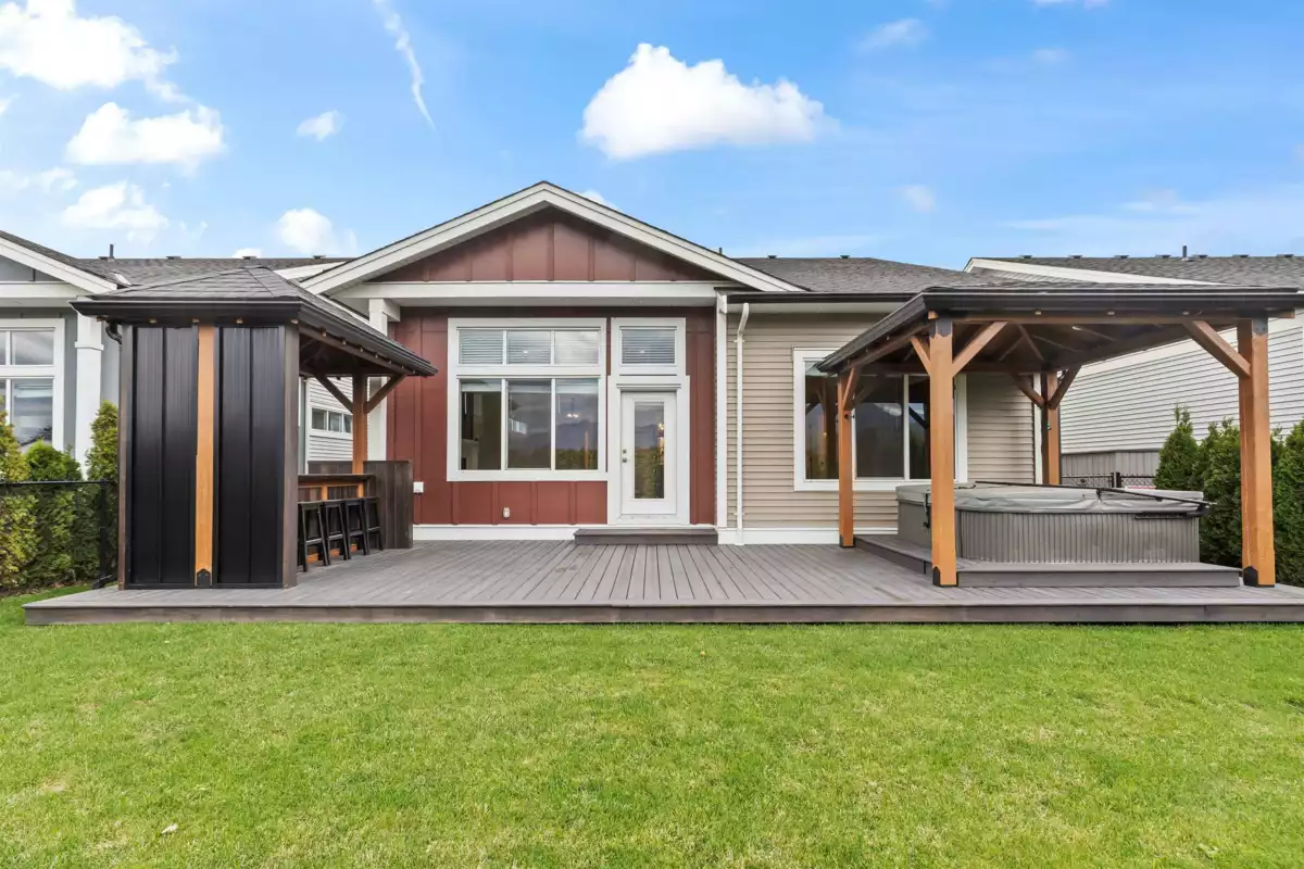 Hot Tub / Spa Photo of 104 46213 Hakweles Road, Chilliwack, BC