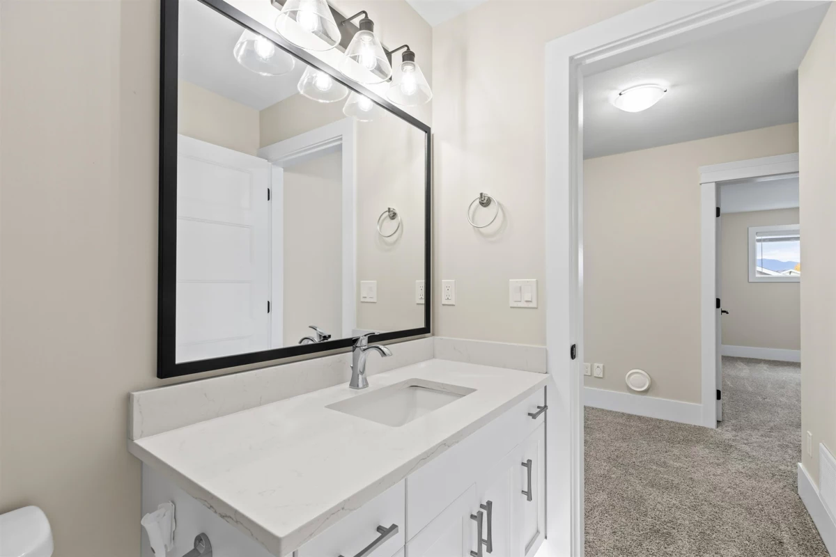 Outdoor Deck Photo of 104 46213 Hakweles Road, Chilliwack, BC