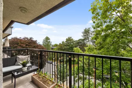 303 120 E 5th Street, North Vancouver, BC, North Vancouver — Apartment/Condo for sale