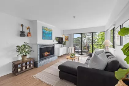 303 120 E 5th Street, North Vancouver, BC, North Vancouver — Apartment/Condo for sale