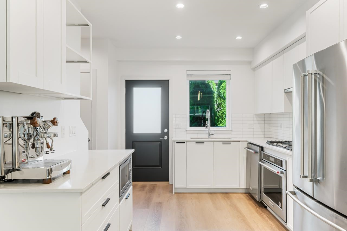 Breakfast Nook Photo of 402 6933 Arcola Street, Burnaby, BC