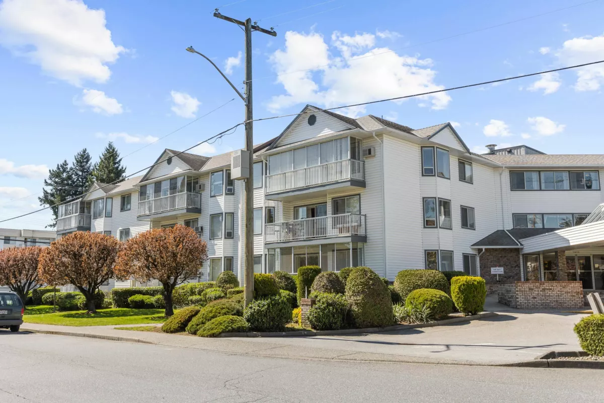 Dining Area Photo of 307 2425 Church Street, Abbotsford, BC