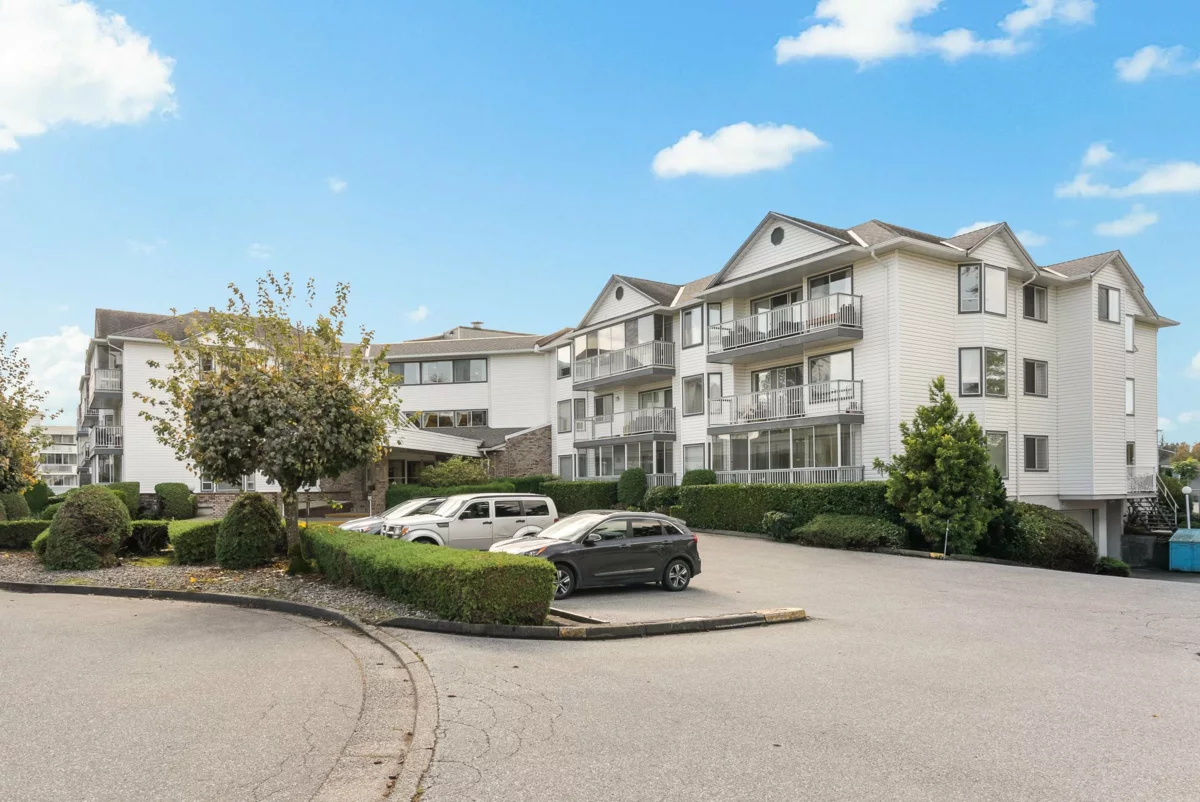 Kitchen Photo of 307 2425 Church Street, Abbotsford, BC