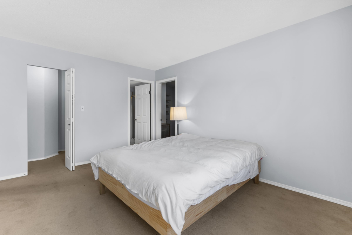 Office / Den Photo of 307 2425 Church Street, Abbotsford, BC