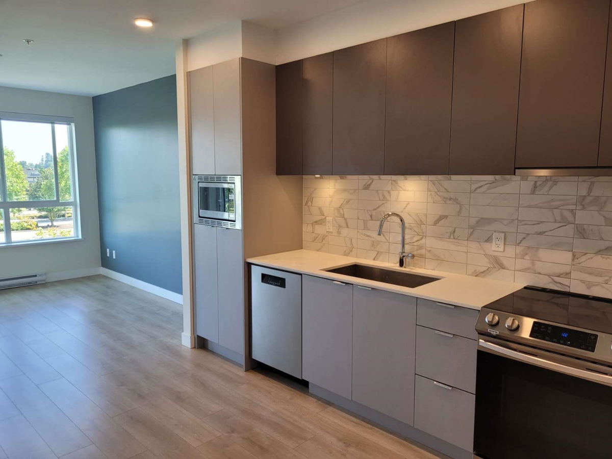 Exterior Front Photo of 203 1792 Starling Drive, Tsawwassen, BC