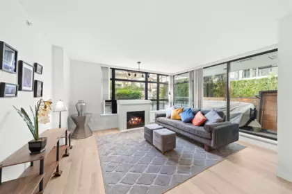 303 8180 Lansdowne Road, Richmond, BC, Richmond — Apartment/Condo for sale
