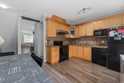 Breakfast Nook Photo of 46 8633 159 Street, Surrey, BC