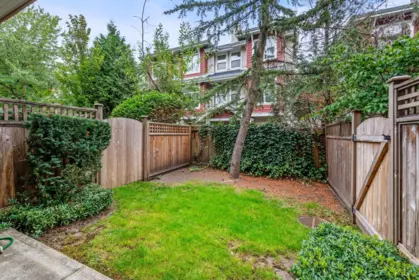 Entry Foyer Photo of 46 8633 159 Street, Surrey, BC