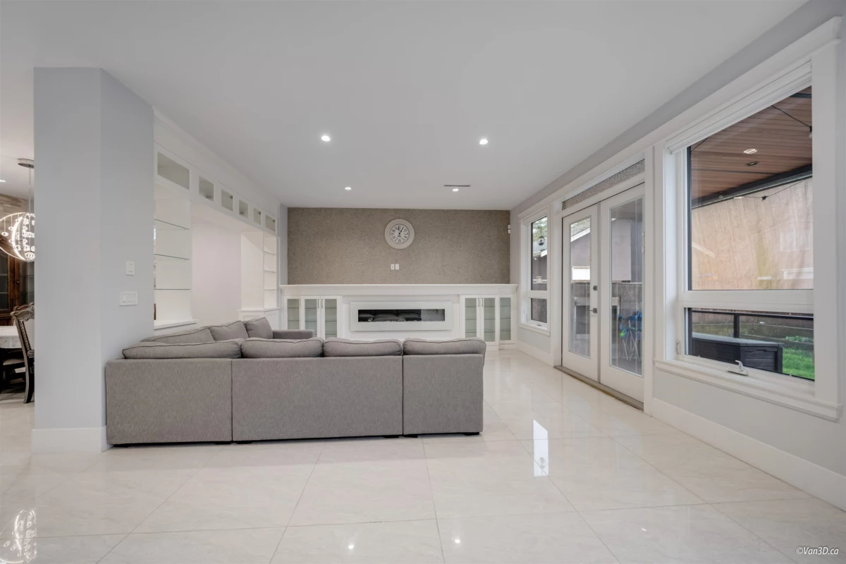 Breakfast Nook Photo of 656 Blue Mountain Street, Coquitlam, BC