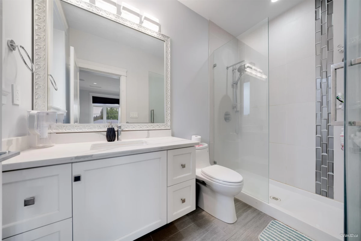 Garden / Landscaping Photo of 656 Blue Mountain Street, Coquitlam, BC