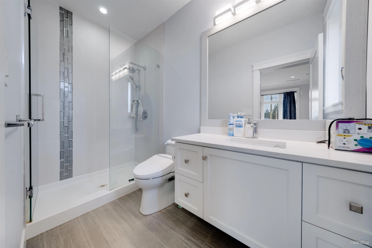 Hot Tub / Spa Photo of 656 Blue Mountain Street, Coquitlam, BC