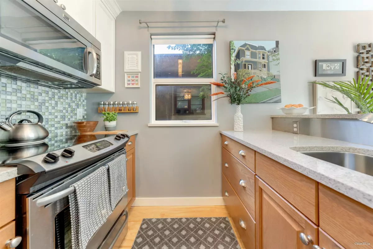 Exterior Rear Photo of 201 985 10th Avenue, Vancouver, BC