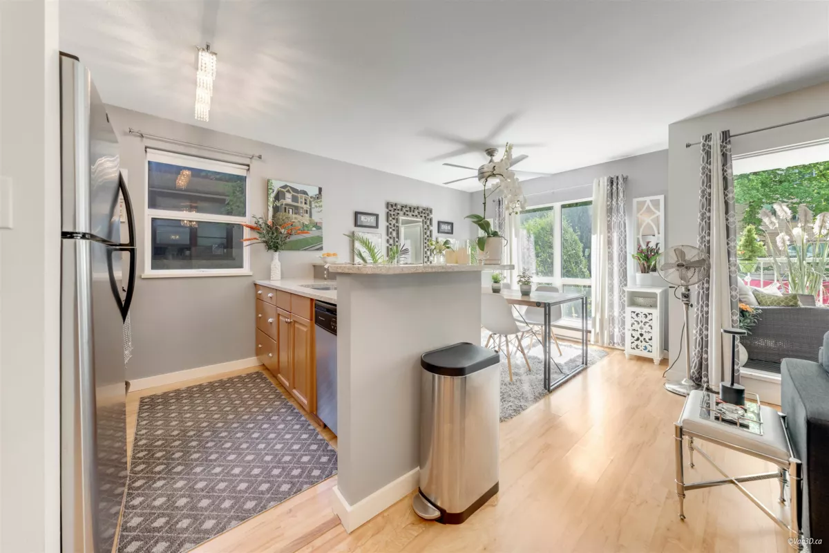 Kitchen Island Photo of 201 985 10th Avenue, Vancouver, BC