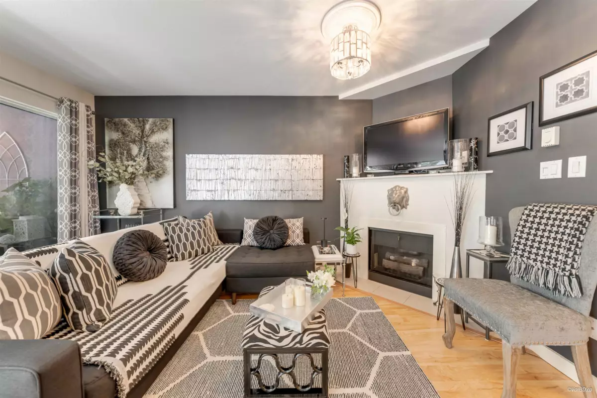 Walk-In Closet Photo of 201 985 10th Avenue, Vancouver, BC