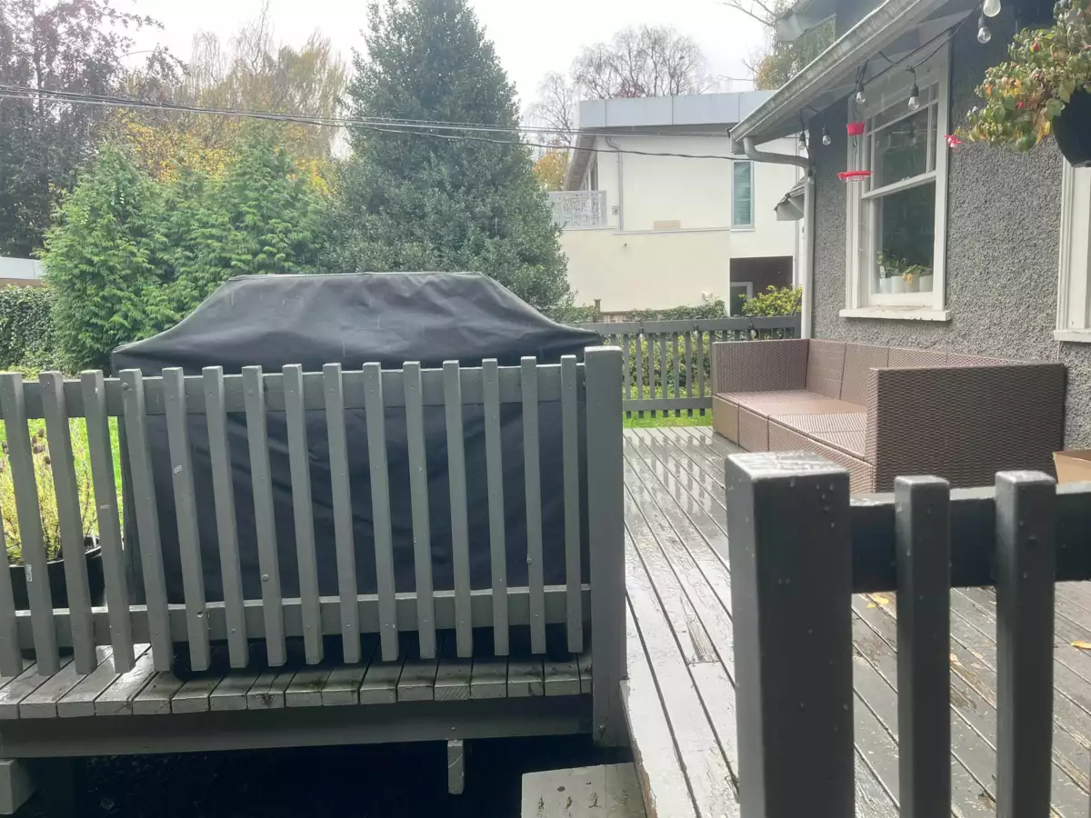 Kitchen Island Photo of 5870 Cartier Street, Vancouver, BC