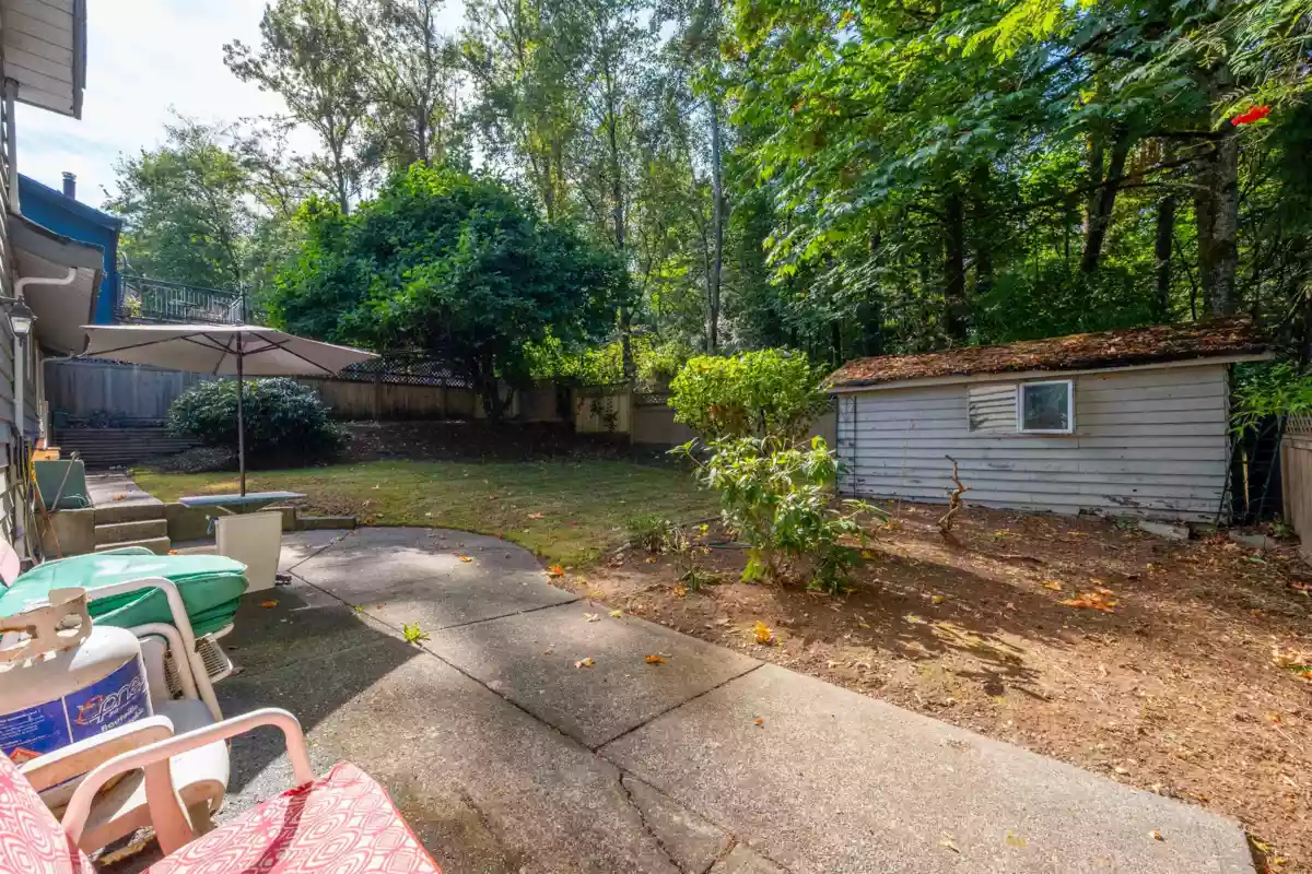 Staircase Photo of 11436 Royal Crescent, Surrey, BC