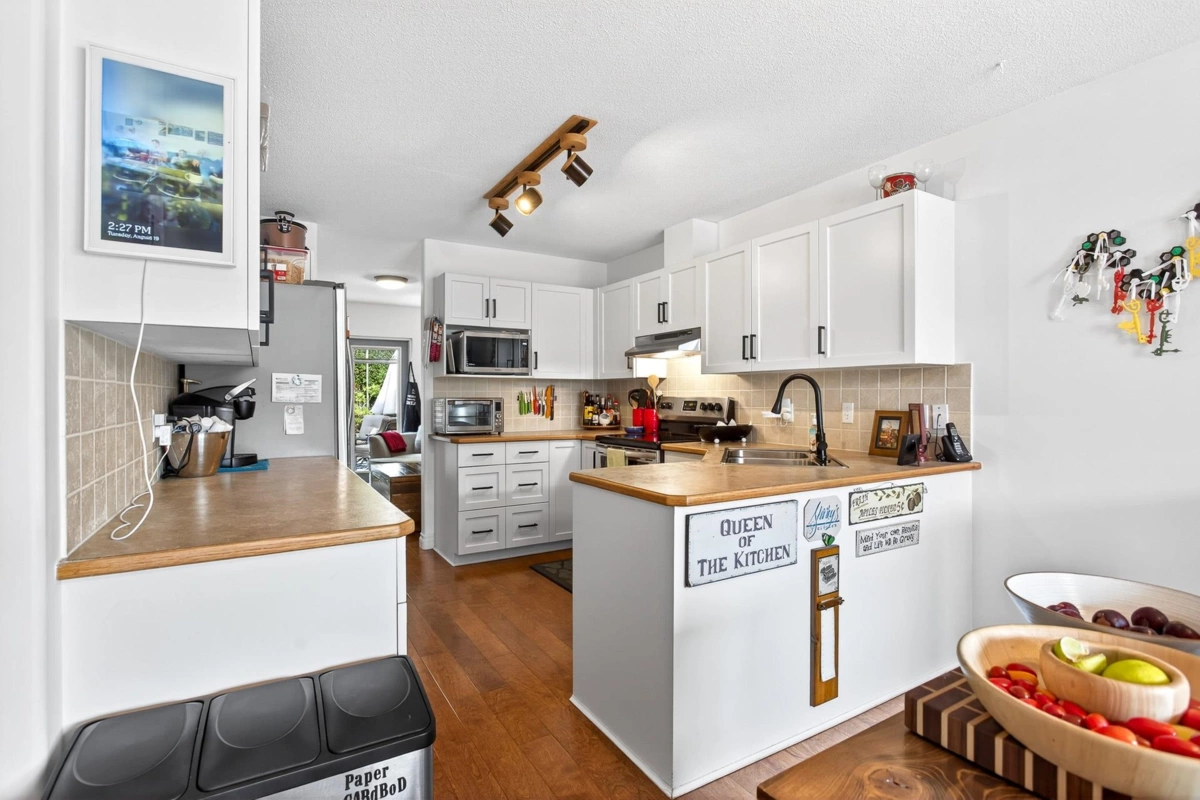 Family Room Photo of 27 21928 48 Avenue, Langley, BC