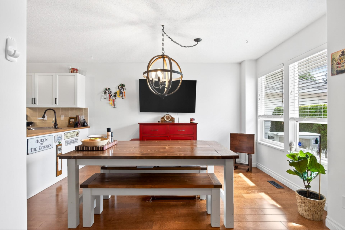 Living Room Photo of 27 21928 48 Avenue, Langley, BC