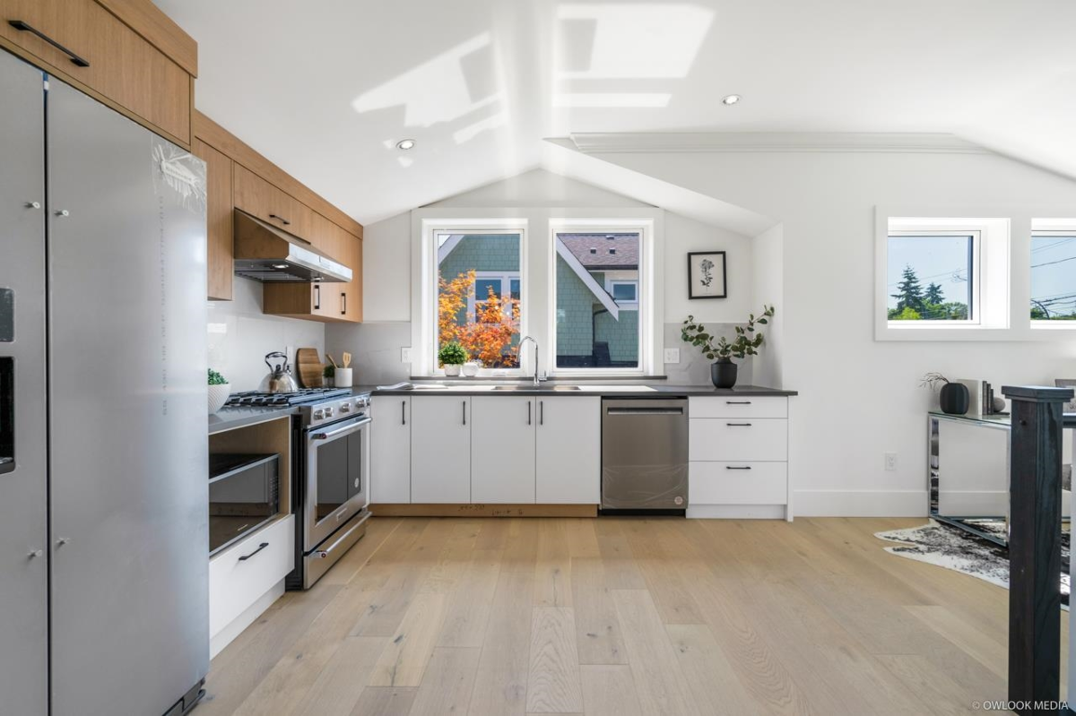 Breakfast Nook Photo of 1427 E 27th Avenue, Vancouver, BC