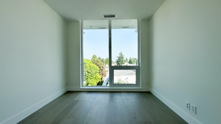 Walk-In Closet Photo of 408 1342 Johnston Road, White Rock, BC