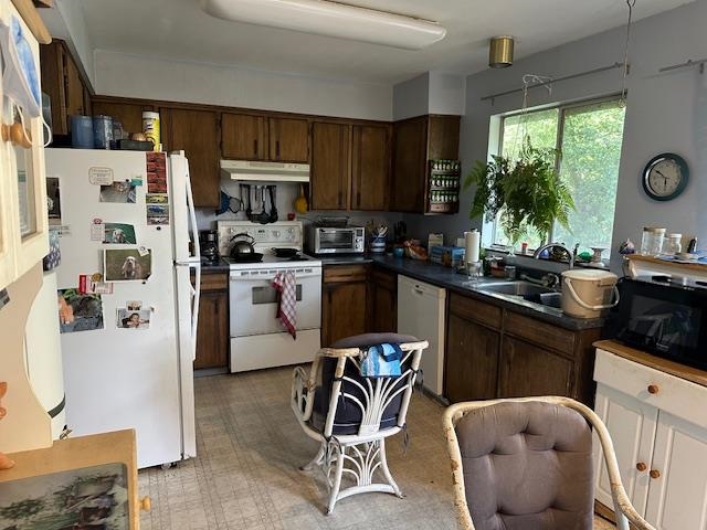 Kitchen Island Photo of 10440 Sorrel Drive, Richmond, BC