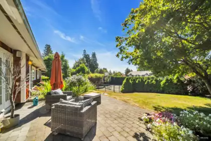 2085 Westdean Crescent, West Vancouver, BC, West Vancouver — Single Family Residence for sale