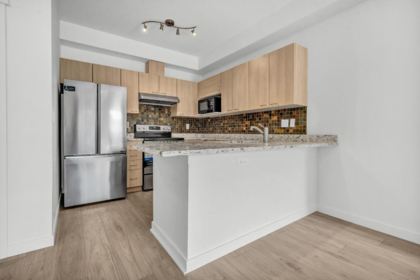 211 12083 92a Avenue, Surrey, BC, Surrey — Apartment/Condo for sale