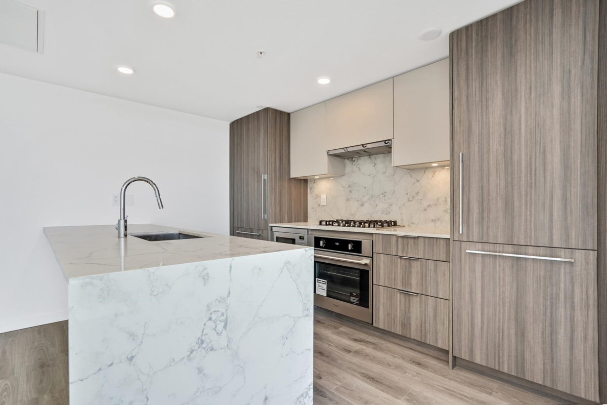 Kitchen Island Photo of 2602 10333 133 Street, Surrey, BC