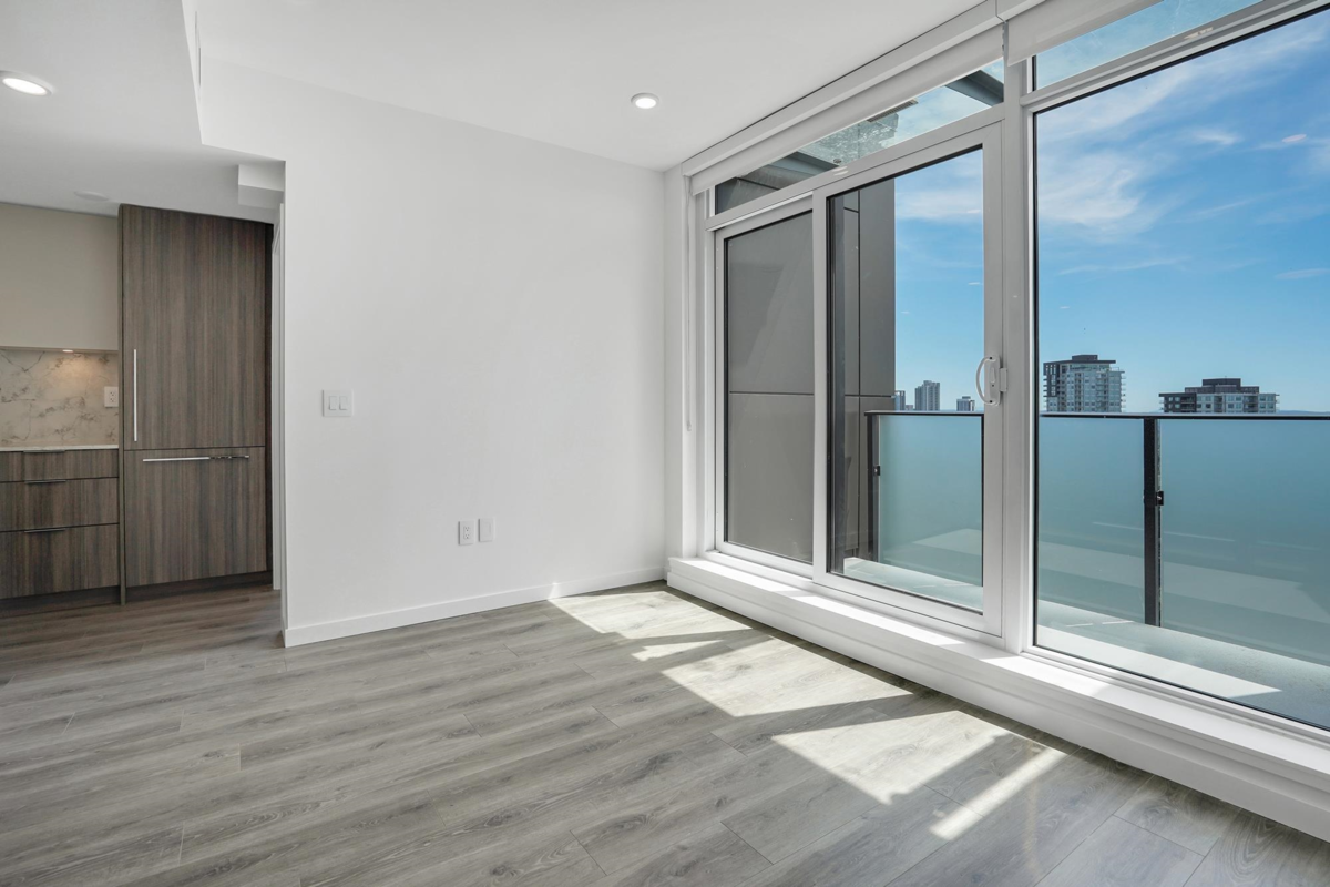 Primary Bathroom Photo of 2602 10333 133 Street, Surrey, BC