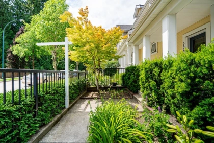 3365 Darwin Avenue, Coquitlam, BC, Coquitlam — Row House (Non-Strata) for sale