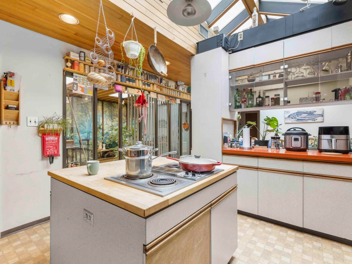 Primary Bathroom Photo of 4564 W 11th Avenue, Vancouver, BC