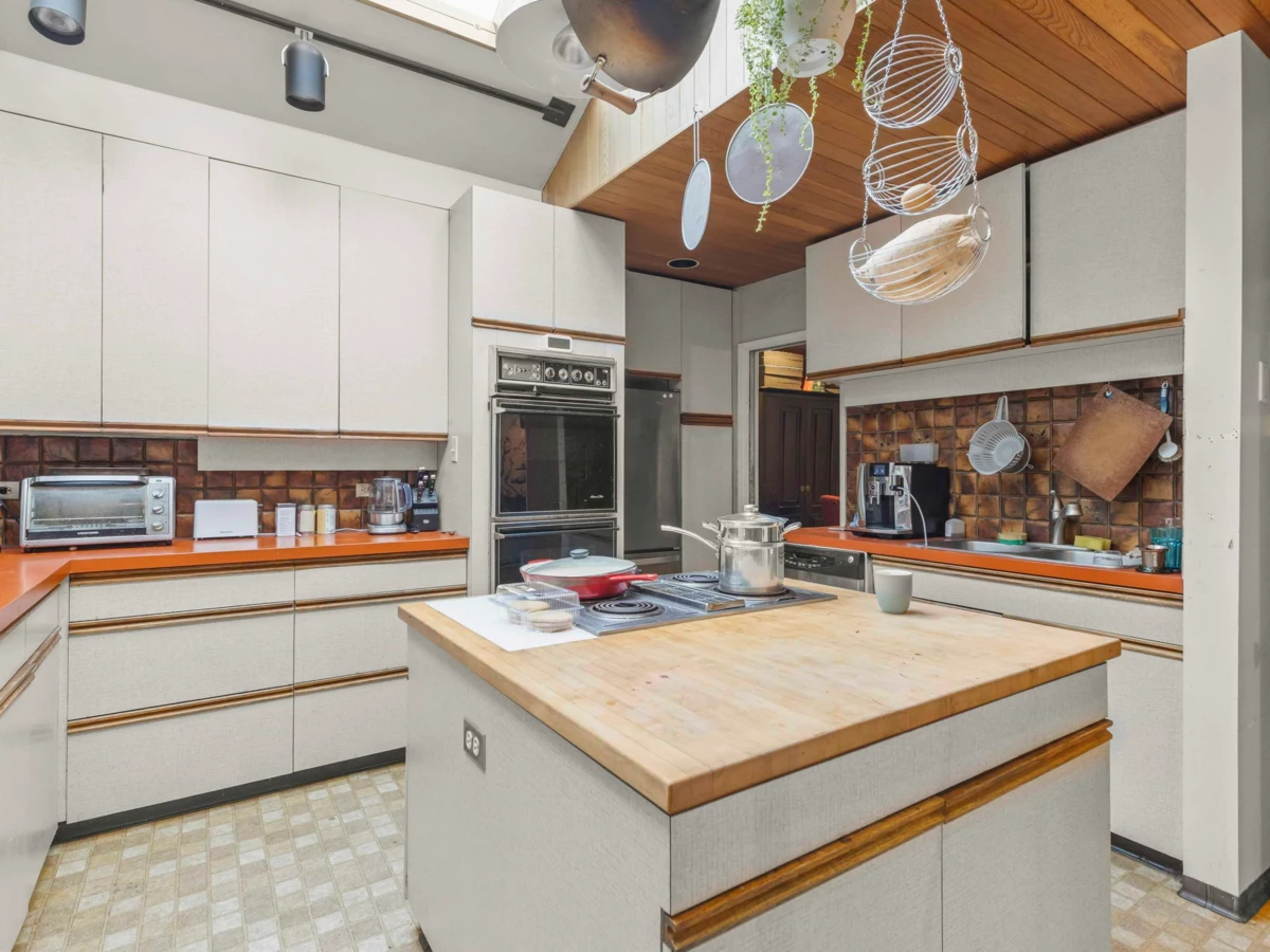 Walk-In Closet Photo of 4564 W 11th Avenue, Vancouver, BC