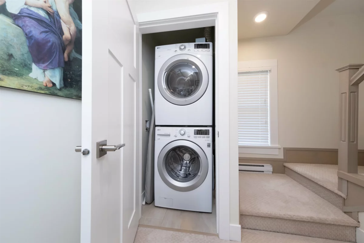 Bedroom 4 Photo of 408 Eighth Street, New Westminster, BC