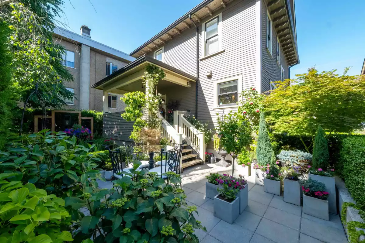 Mudroom Photo of 408 Eighth Street, New Westminster, BC