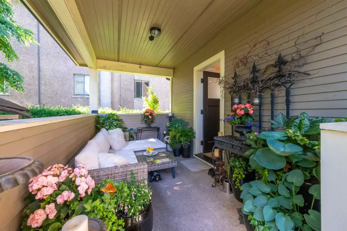 Outdoor Patio Photo of 408 Eighth Street, New Westminster, BC