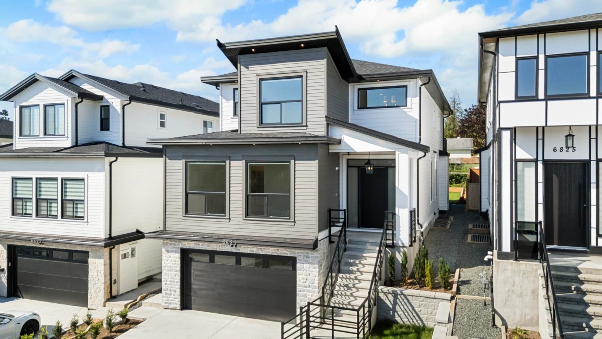 Living Room Photo of 6821 205 Street, Langley, BC