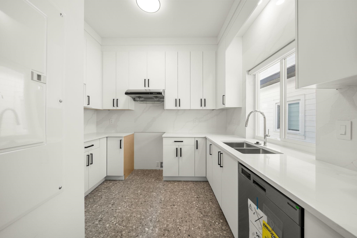 Powder Room Photo of 6821 205 Street, Langley, BC