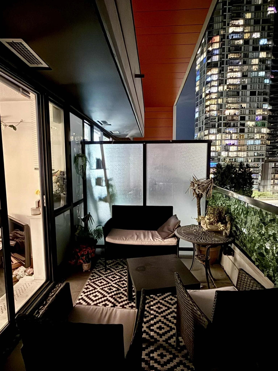 Family Room Photo of 512 1325 Rolston Street, Vancouver, BC