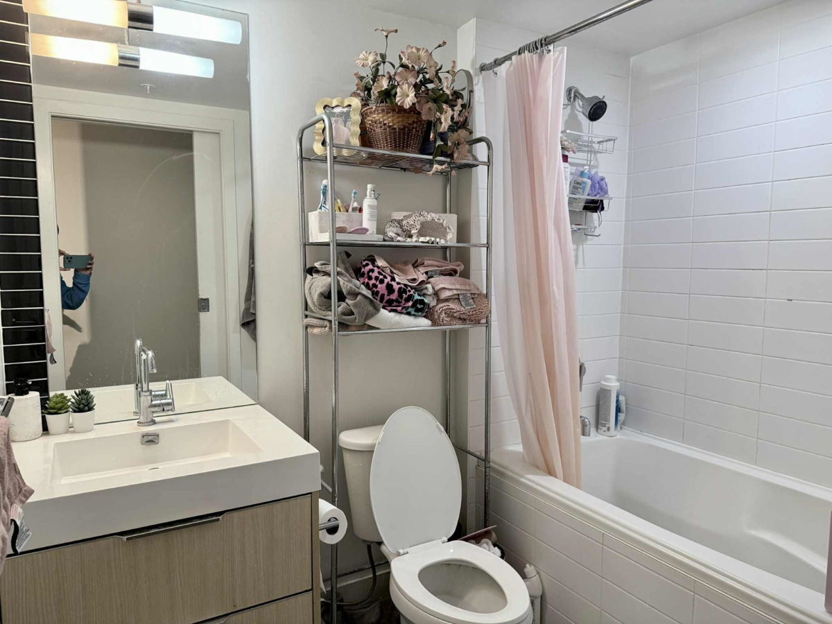 Primary Bathroom Photo of 512 1325 Rolston Street, Vancouver, BC