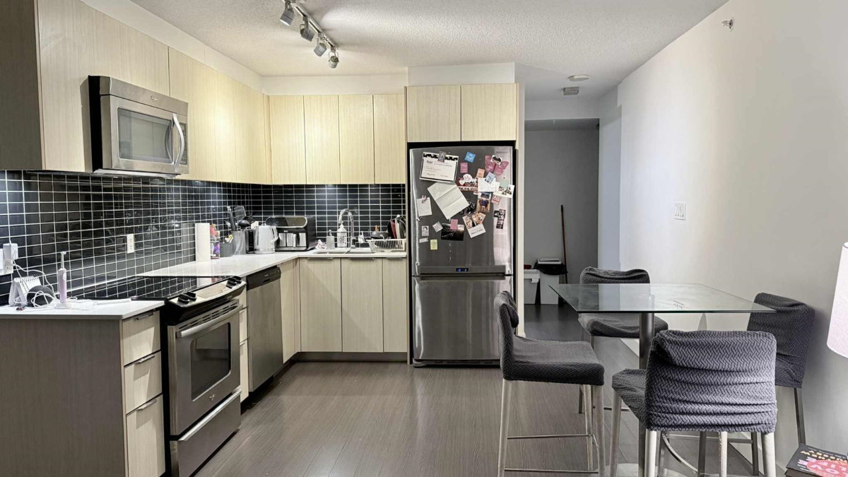 Walk-In Closet Photo of 512 1325 Rolston Street, Vancouver, BC