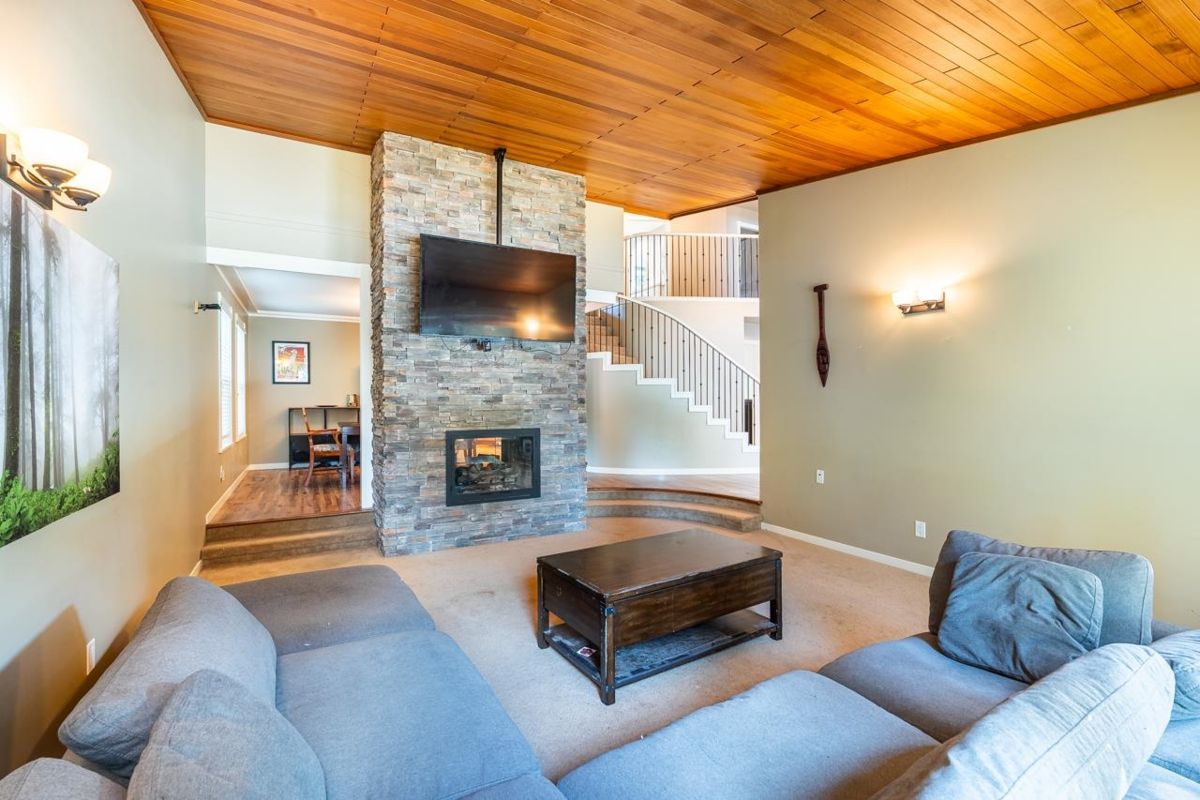 Kitchen Island Photo of 2419 Oranda Avenue, Coquitlam, BC