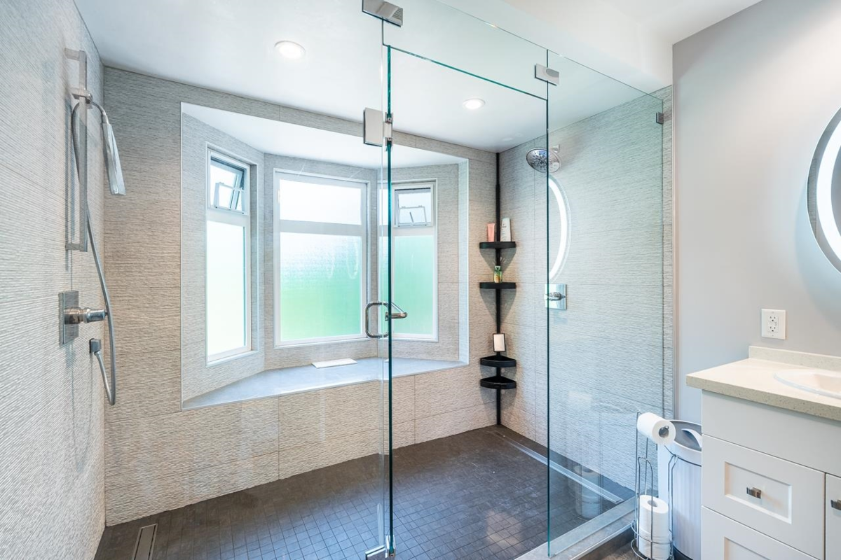 Swimming Pool Photo of 2419 Oranda Avenue, Coquitlam, BC