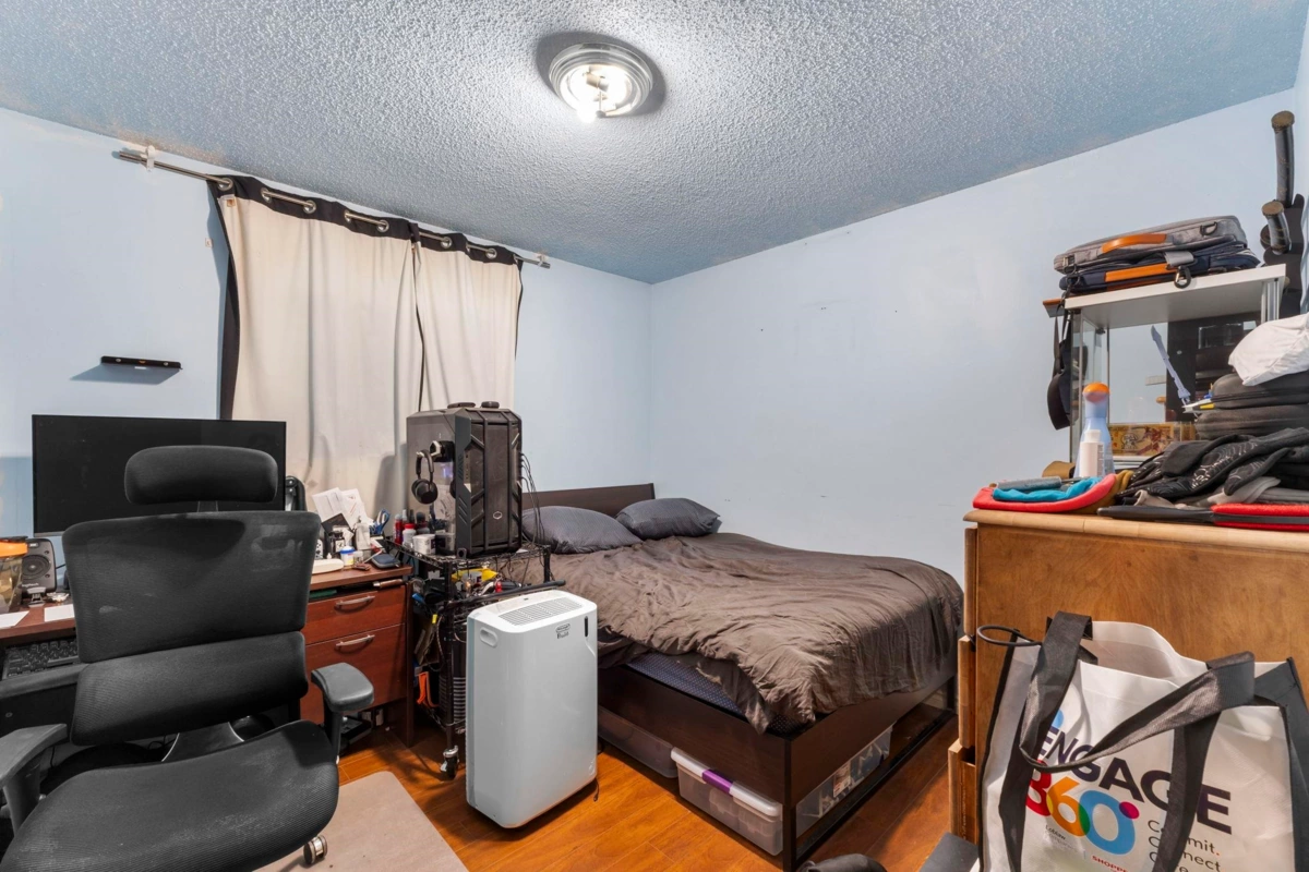 Basement Recreation Room Photo of 3361 William Street, Vancouver, BC