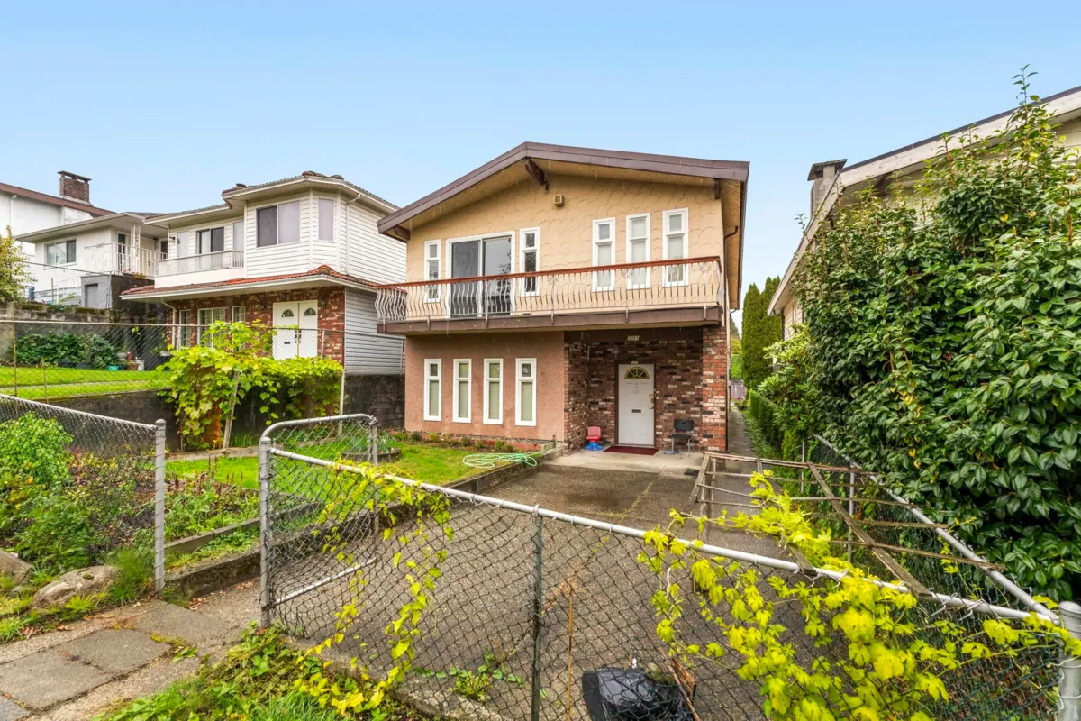 Exterior Front Photo of 3361 William Street, Vancouver, BC